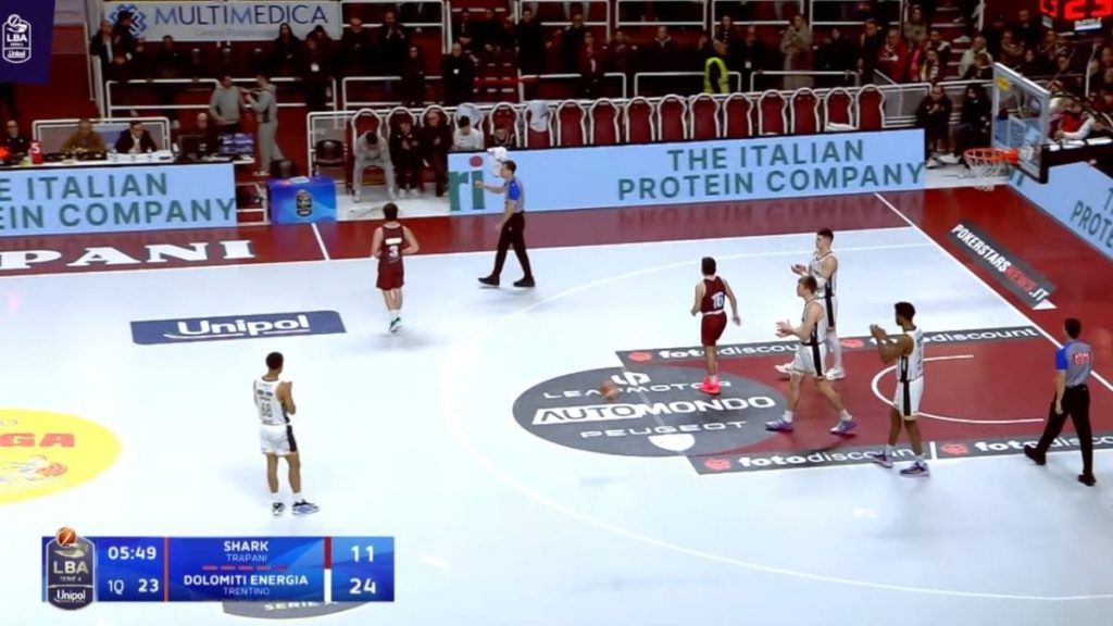 Trapani-Trento, match sospeso dopo l'infortunio: tensioni in campo
